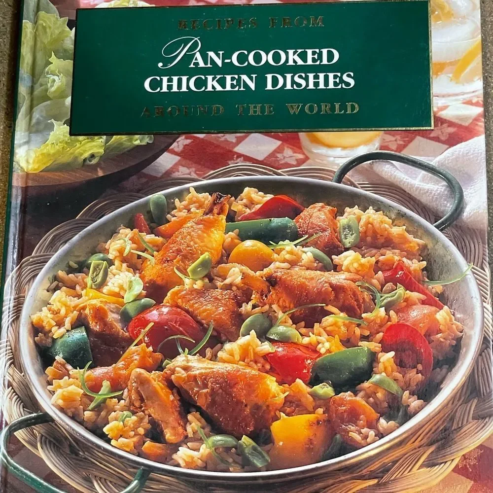 Recipes from Around the World Gourmet Recipe Book Set - Green and Red Covers